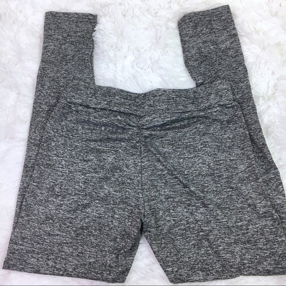 💜SOLD💜Flattering “Butt Scrunch” Marled Grey - Picture 4 of 8